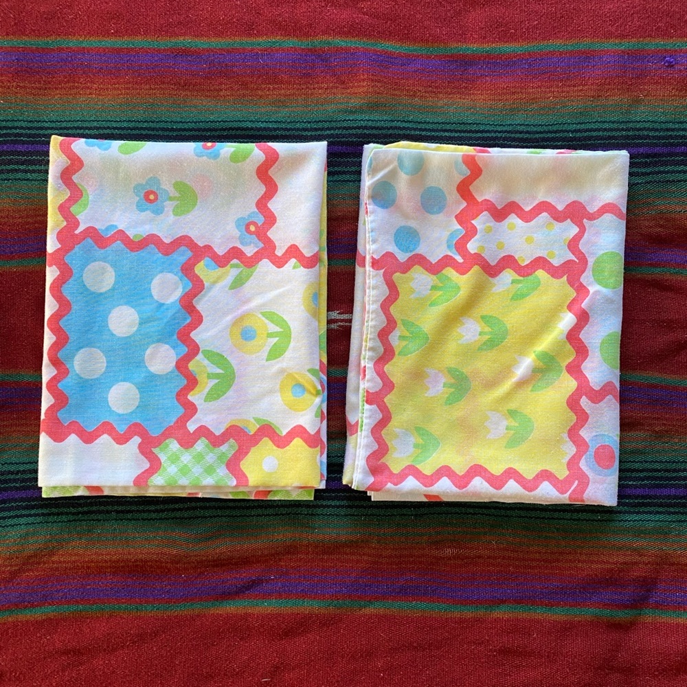VTG 60’s Roebuck & Co Muslin Pillowcase Set!